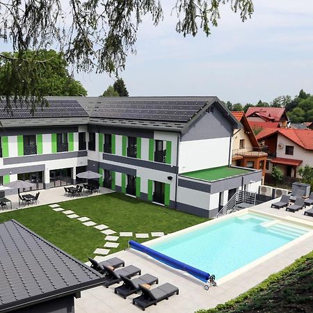 Q Villa Сачеле Екстер'єр фото